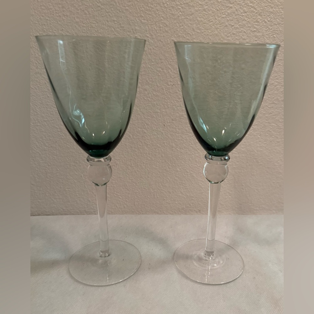 2 optic swirl blue/green wine glasses.